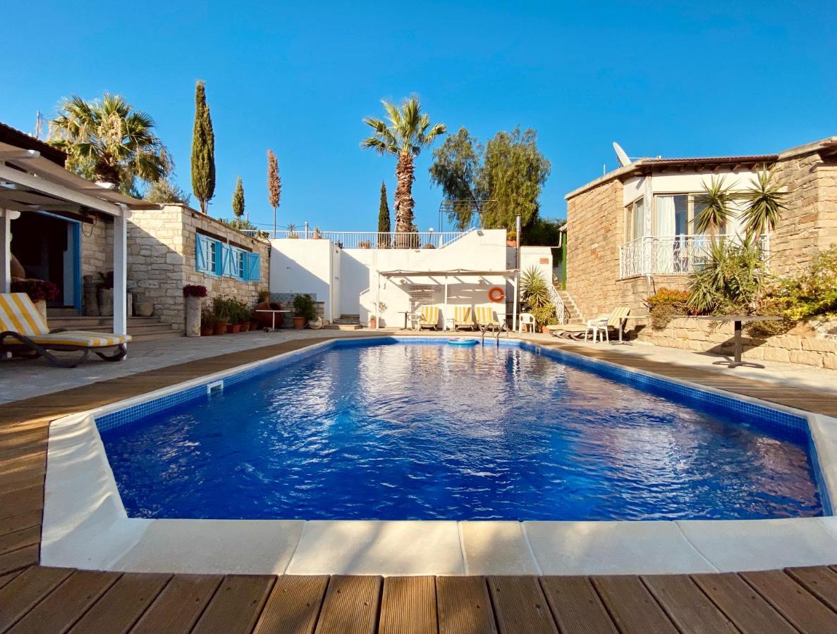 Adamos Hotel Apartments Tóhni Kültér fotó