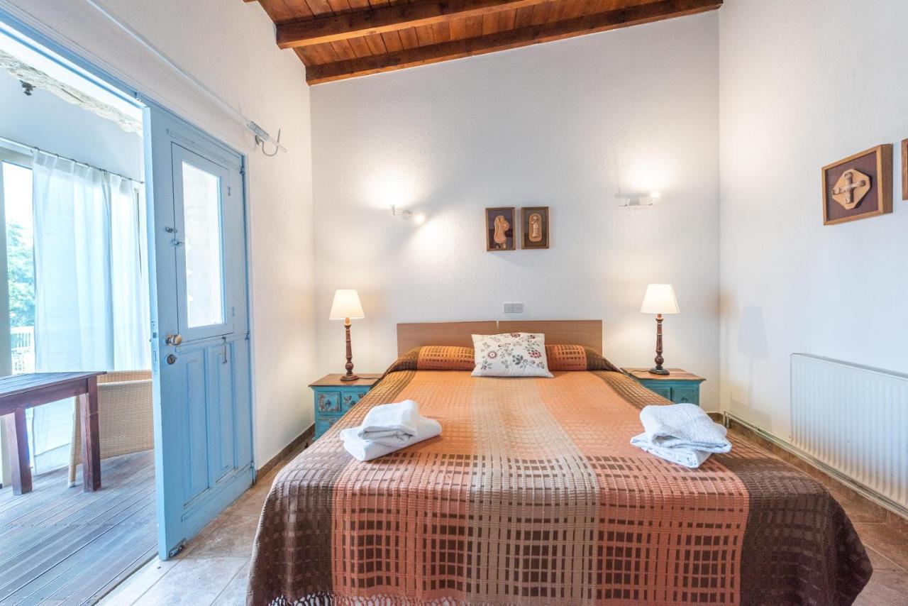 Adamos Hotel Apartments Tóhni Kültér fotó