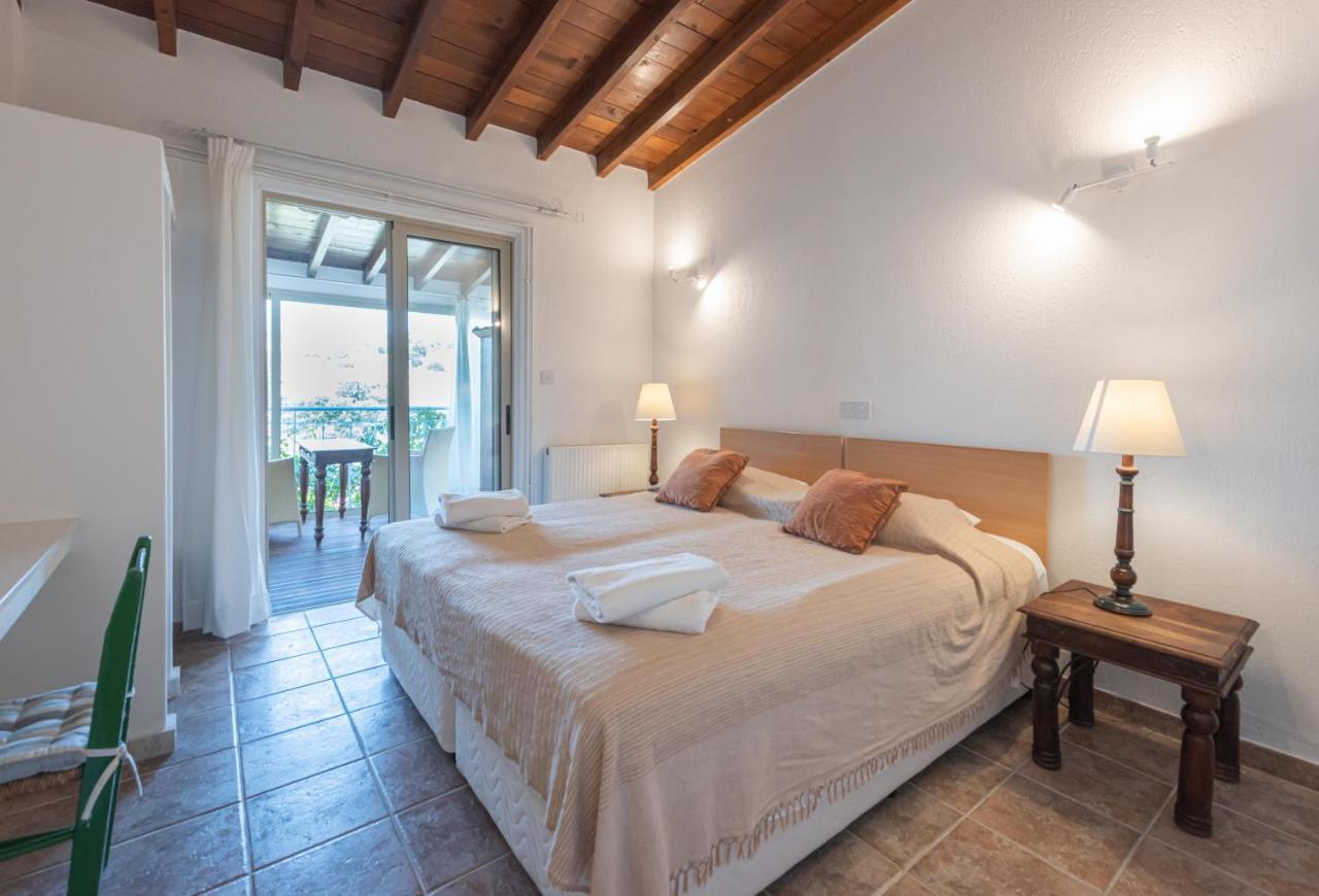 Adamos Hotel Apartments Tóhni Kültér fotó