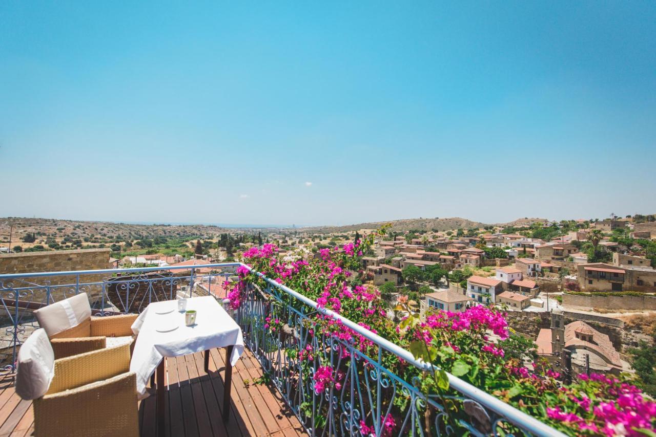 Adamos Hotel Apartments Tóhni Kültér fotó
