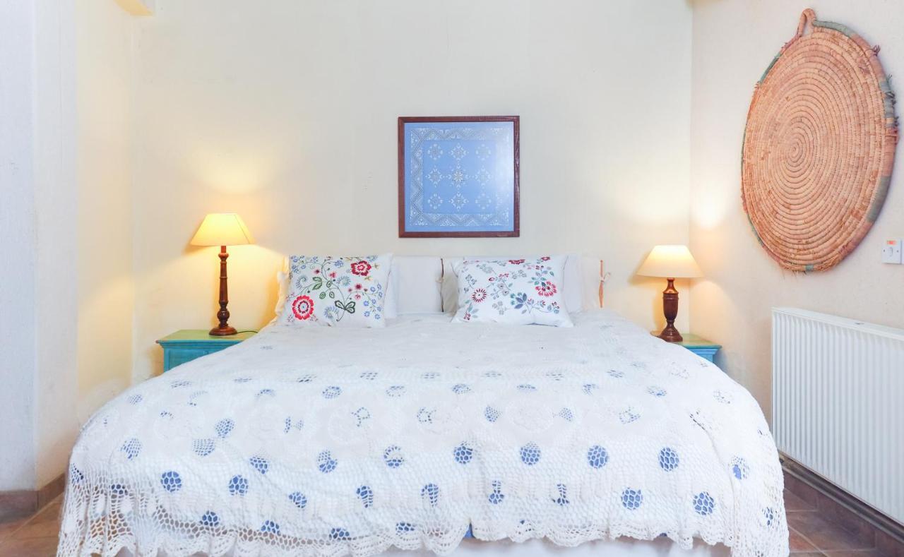 Adamos Hotel Apartments Tóhni Kültér fotó