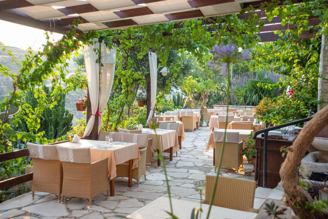 Adamos Hotel Apartments Tóhni Kültér fotó